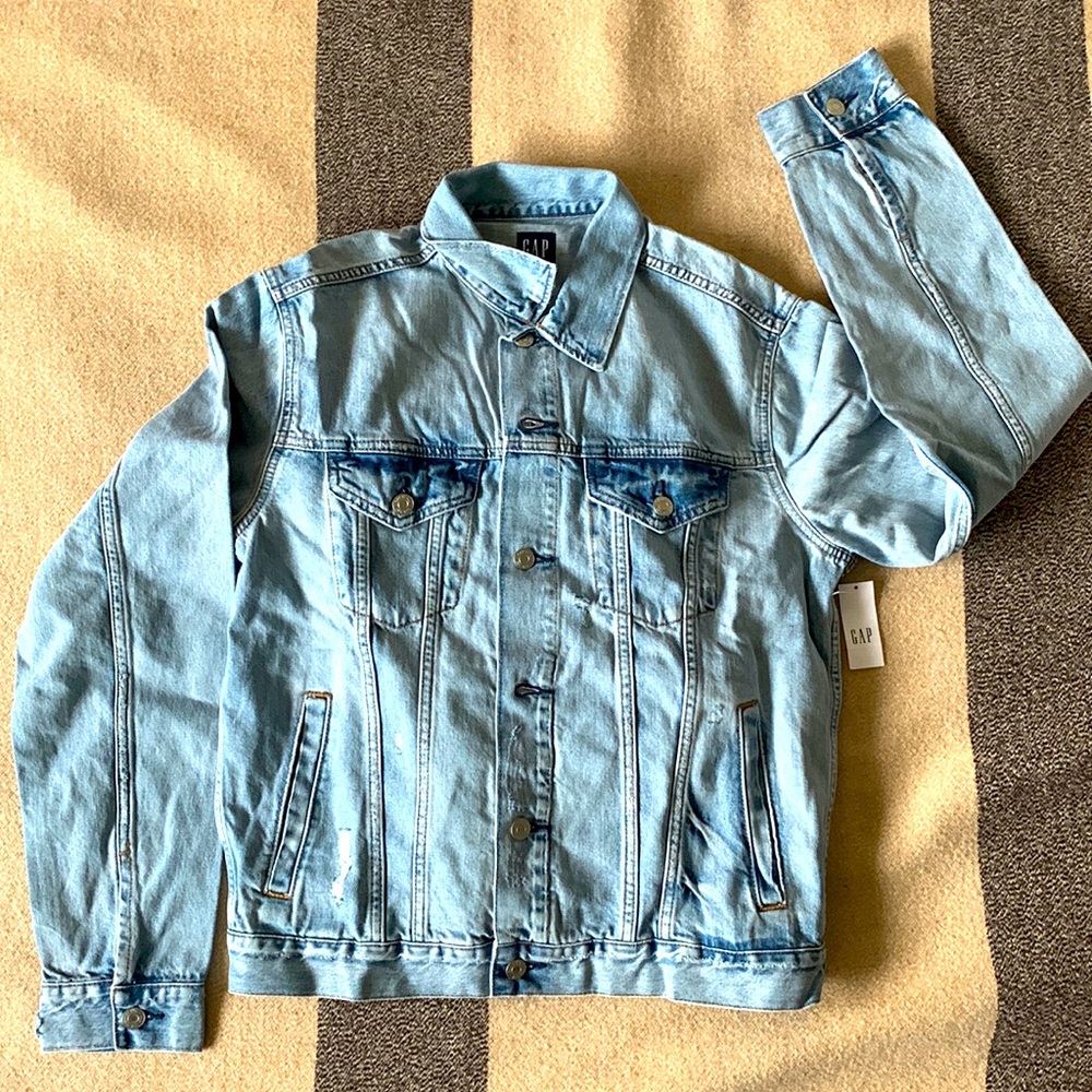 NWT Light blue denim GAP distressed Jean trucker jacket